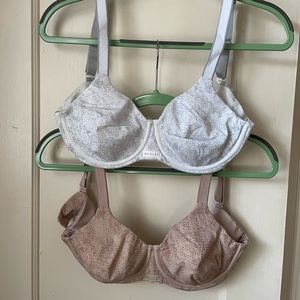 Lot of 2 Berlei wired convertible sport bras